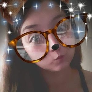 Meet your Posher, Danae